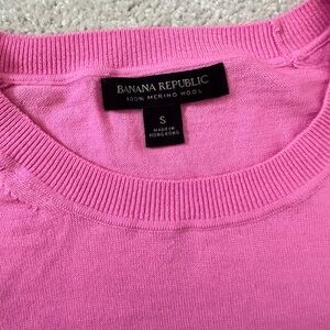 Banana Republic 100% Merino Wool Pink Sweater
